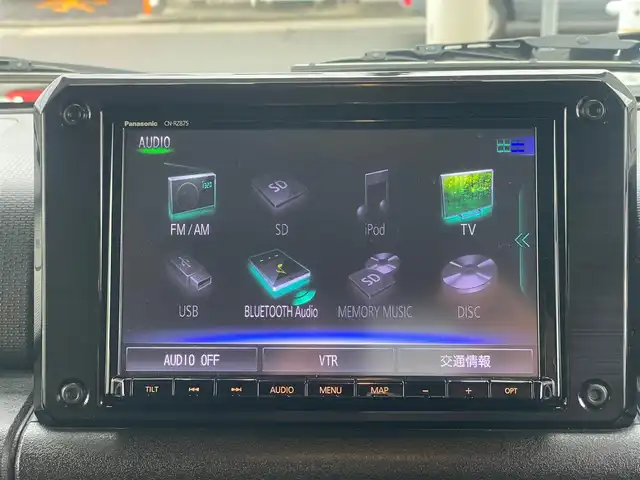 スズキ ジムニー シエラ JC 愛知県 2023(令5)年 0.9万km ジャングルグリーン /当店買取/喫煙/1オーナー/純正8インチナビcn-rz875//デュアルセンサーブレーキサポート//誤発進抑制/車線逸脱抑制機能//LEDヘッド/Aライト/AHB//バックカメラ//フルセグTV/CD/DVD/USB/Bluetooth/TVキャンセラ///前席シートヒーター//ヒーテッドミラー/電動格納ミラー//ETC/ドラレコ（SD欠品）//保証書/取説/スペアキー//ディーラー記録簿R7年