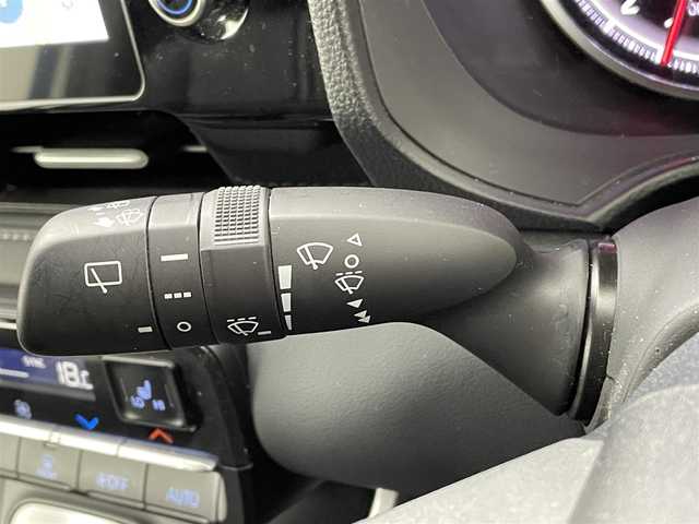 トヨタ ノア S－Z 熊本県 2022(令4)年 2.1万km ホワイトパールクリスタルシャイン ワンオーナー　/禁煙車　/純正10.5インチナビ（ＣＤ・ＤＶＤ・フルセグ・ＢＴ・ＵＳＢ・ＡｐｐｌＣａｒＰｌａｙ・ＡｎｄｒｏｉｄＡｕｔｏ）/全周囲カメラ　/純正１４インチフリップダウンモニター/ビルトインＥＴＣ２．０　/前後クリアランスソナー/両側パワースライドドア/トヨタセーフティーセンス/・プリクラッシュセーフティ/・レーントレーシングアシスト/・レーンデェパーチャアラート/・追従機能付きレーダークルーズコントロール/・オートマチックハイビーム/・ロードサインアシスト/・ドライバー異常対応システム/・プロアクティブドライビングアシスト/・発進お知らせ機能/・車両接近通報装置/・パーキングサポートブレーキ/・ブラインドスポットモニター/横滑り防止/前席シートヒーター/ハーフレザーシート/純正フロアマット/純正１７インチAW/オートライト/LEDヘッドライト/フォグライト/スマートキー/プッシュスタート/保証書/取扱説明書