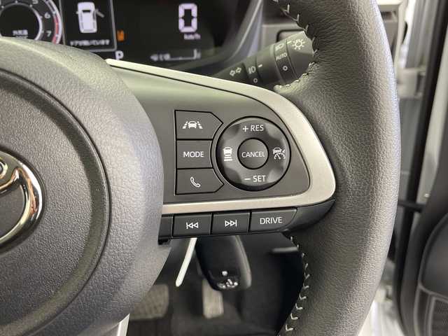 トヨタ ライズ Z 愛知県 2023(令5)年 0.8万km シャイニングホワイトパール 純正ディスプレイオーディオ/・Bluetooth/・AppleCarPlay/・AndroidAuto/・HDMI/アラウンドビューモニター/シートヒーター/衝突軽減/クリアランスソナー/レーンキープ/追従クルコン/オートハイビーム/電動パーキングブレーキ/オートブレーキホールド/LEDヘッドライト/フォグランプ/純正アルミホイール/スペアキー