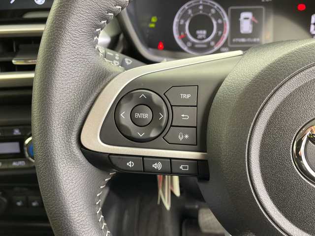 トヨタ ライズ Z 愛知県 2023(令5)年 0.8万km シャイニングホワイトパール 純正ディスプレイオーディオ/・Bluetooth/・AppleCarPlay/・AndroidAuto/・HDMI/アラウンドビューモニター/シートヒーター/衝突軽減/クリアランスソナー/レーンキープ/追従クルコン/オートハイビーム/電動パーキングブレーキ/オートブレーキホールド/LEDヘッドライト/フォグランプ/純正アルミホイール/スペアキー