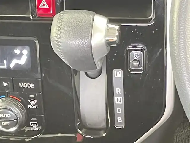 ダイハツ トール カスタムG ターボ SAⅡ 千葉県 2018(平30)年 2.4万km レーザーブルークリスタルシャイン 禁煙車/スマートアシストII/・衝突回避支援ブレーキ/・衝突警報機能/・車線逸脱警報機能/・誤発進抑制制御機能/両側パワースライドドア/純正メモリナビ/Bluetooth/CD/DVD/フルセグ/アラウンドビューモニター/クルーズコントロール/LEDオートライト/純正15インチアルミホイール/純正フロアマット/USBポート/プッシュスタート/スマートキー/取扱説明書