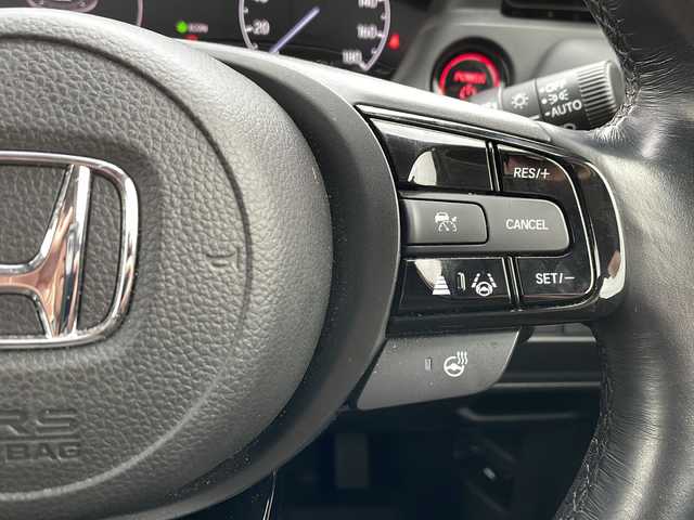 ホンダ ヴェゼル ハイブリッド e:HEV Z 道北・旭川 2021(令3)年 2.8万km プラチナホワイトパール /4WD//禁煙車//純正SDナビ//CD/USB/SD/BT//パワーバックドア//ハーフレザーシート//シートヒーター//ステアリングヒーター//バックカメラ//ホンダセンシング//衝突軽減ブレーキ//レーンキープアシスト//レーダークルーズコントロール//誤発進抑制//パドルシフト//ブラインドスポットモニタリング//ミラーヒーター//オートライト//オートハイビーム//LEDヘッドライト//フォグライト//前後ドライブレコーダー//ETC//フロントデアイサー//オートワイパー//オートリトラミラー//F純正フロアマット