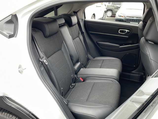 ホンダ ヴェゼル ハイブリッド e:HEV Z 道北・旭川 2021(令3)年 2.8万km プラチナホワイトパール /4WD//禁煙車//純正SDナビ//CD/USB/SD/BT//パワーバックドア//ハーフレザーシート//シートヒーター//ステアリングヒーター//バックカメラ//ホンダセンシング//衝突軽減ブレーキ//レーンキープアシスト//レーダークルーズコントロール//誤発進抑制//パドルシフト//ブラインドスポットモニタリング//ミラーヒーター//オートライト//オートハイビーム//LEDヘッドライト//フォグライト//前後ドライブレコーダー//ETC//フロントデアイサー//オートワイパー//オートリトラミラー//F純正フロアマット