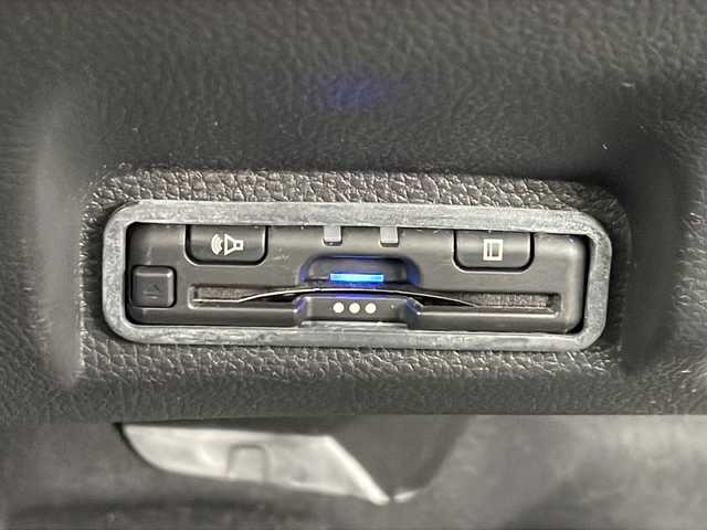 ホンダ ヴェゼル ハイブリッド e:HEV Z 道北・旭川 2021(令3)年 2.8万km プラチナホワイトパール /4WD//禁煙車//純正SDナビ//CD/USB/SD/BT//パワーバックドア//ハーフレザーシート//シートヒーター//ステアリングヒーター//バックカメラ//ホンダセンシング//衝突軽減ブレーキ//レーンキープアシスト//レーダークルーズコントロール//誤発進抑制//パドルシフト//ブラインドスポットモニタリング//ミラーヒーター//オートライト//オートハイビーム//LEDヘッドライト//フォグライト//前後ドライブレコーダー//ETC//フロントデアイサー//オートワイパー//オートリトラミラー//F純正フロアマット