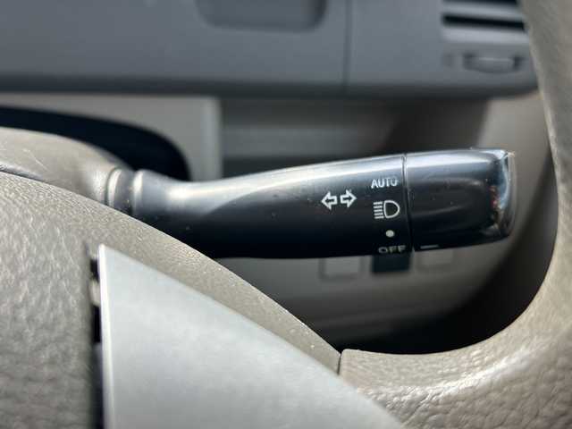 トヨタ ノア X Lセレクション 富山県 2010(平22)年 19.9万km ホワイトパールクリスタルシャイン パワースライドドア/純正メモリーナビ(DVD/MSV/デジタルTV)/バックカメラ/ビルトインETC/電格ウィンカーミラー/キーレスエントリー/ステアリングスイッチ/オートライト/HIDヘッドライト/純正ドアバイザー/ステアリングスイッチ/純正フロアマット/オートエアコン/バニティミラー(D/N)/ISOFIX対応/取説・ナビ取説