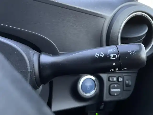 トヨタ アクア G 東京都 2013(平25)年 6.4万km ライムホワイトパールクリスタルシャイン モデリスタフルエアロ/大型リアスポイラー/ワンオーナー/純正メモリーナビ/　ワンセグTV/CD/Bluetooth/ETC/社外15インチアルミホイール/革巻きステアリングホイール/オートライト/プッシュスタート/ヘッドライトレベライザー/電動格納ミラー/ウインカーミラー/純正フロアマット/保証書/取扱説明書