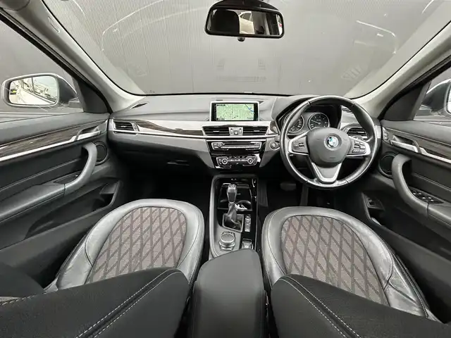 ＢＭＷ Ｘ１ xDrive 18d xライン 道東・釧路十勝 2017(平29)年 4.9万km ミネラルホワイト 純正HDDナビ/CD/DVD/BT/USB/コーナーセンサー(前後)/バックカメラ/パワーバックドア/ハーフレザーシート/LEDヘッドライト/オートライト/フロント/リアフォグライト/ミラーETC/純正フロアマット/インテリジェントセーフティ/ダウンヒルアシストコントロール/革巻ステアリング/リモコン/プッシュスタート/スマートキー/スペア1本