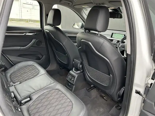 ＢＭＷ Ｘ１ xDrive 18d xライン 道東・釧路十勝 2017(平29)年 4.9万km ミネラルホワイト 純正HDDナビ/CD/DVD/BT/USB/コーナーセンサー(前後)/バックカメラ/パワーバックドア/ハーフレザーシート/LEDヘッドライト/オートライト/フロント/リアフォグライト/ミラーETC/純正フロアマット/インテリジェントセーフティ/ダウンヒルアシストコントロール/革巻ステアリング/リモコン/プッシュスタート/スマートキー/スペア1本