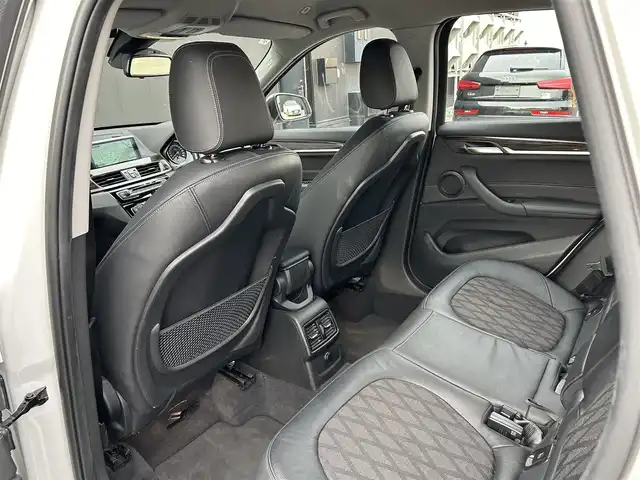 ＢＭＷ Ｘ１ xDrive 18d xライン 道東・釧路十勝 2017(平29)年 4.9万km ミネラルホワイト 純正HDDナビ/CD/DVD/BT/USB/コーナーセンサー(前後)/バックカメラ/パワーバックドア/ハーフレザーシート/LEDヘッドライト/オートライト/フロント/リアフォグライト/ミラーETC/純正フロアマット/インテリジェントセーフティ/ダウンヒルアシストコントロール/革巻ステアリング/リモコン/プッシュスタート/スマートキー/スペア1本