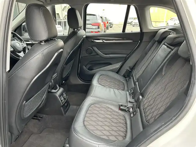 ＢＭＷ Ｘ１ xDrive 18d xライン 道東・釧路十勝 2017(平29)年 4.9万km ミネラルホワイト 純正HDDナビ/CD/DVD/BT/USB/コーナーセンサー(前後)/バックカメラ/パワーバックドア/ハーフレザーシート/LEDヘッドライト/オートライト/フロント/リアフォグライト/ミラーETC/純正フロアマット/インテリジェントセーフティ/ダウンヒルアシストコントロール/革巻ステアリング/リモコン/プッシュスタート/スマートキー/スペア1本