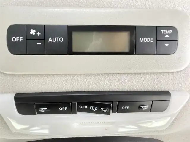 日産 セレナ ハイウェイスター V 千葉県 2022(令4)年 3.6万km ダイヤモンドブラック 禁煙車/両側電動ドア/純正エアロ（フロントスポイラー）/エマージェンシーブレーキ/・プロパイロット/・車線逸脱警報システム/・ブラインドスポットモニター/・クリアランスソナー/純正10インチメモリナビ/・CD/DVD/Bluetooth/フルセグTV/・フリップダウンモニター/・アラウンドビューモニター/・インテリジェントルームミラー/・ビルトインETC/革巻きステアリング/・ステアリングスイッチ/電子パーキング/・ブレーキホールド/純正フロアマット/純正16インチAW/オートライト/・LEDヘッドライト/・LEDフォグランプ