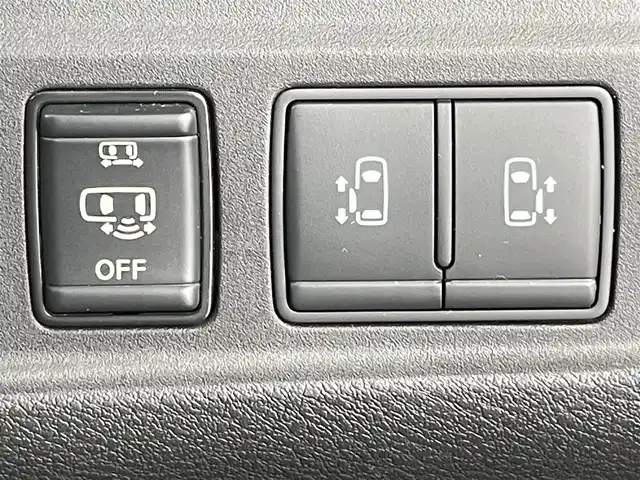 日産 セレナ ハイウェイスター V 千葉県 2022(令4)年 3.6万km ダイヤモンドブラック 禁煙車/両側電動ドア/純正エアロ（フロントスポイラー）/エマージェンシーブレーキ/・プロパイロット/・車線逸脱警報システム/・ブラインドスポットモニター/・クリアランスソナー/純正10インチメモリナビ/・CD/DVD/Bluetooth/フルセグTV/・フリップダウンモニター/・アラウンドビューモニター/・インテリジェントルームミラー/・ビルトインETC/革巻きステアリング/・ステアリングスイッチ/電子パーキング/・ブレーキホールド/純正フロアマット/純正16インチAW/オートライト/・LEDヘッドライト/・LEDフォグランプ
