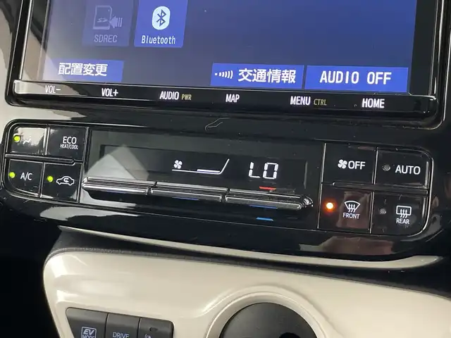 トヨタ プリウス Sセーフティプラス 愛知県 2018(平30)年 4.6万km ホワイトパールクリスタルシャイン 禁煙車/純正9インチナビ/（CD/DVD/Bluetooth/フルセグTV/SD)/バックカメラ/トヨタセーフティセンス/・パーキングアシスト/・レーダークルーズコントロール/・プリクラッシュセーフティ/・リアトラフィックモニター/・レーンディパーチャーアラート/・オートマチックハイビー・/・リアランスソナー/ETC2.0/ドライブレコーダー/純正アルミホイール/純正LEDヘッドライト/フロントフォグランプ/オートライト/スマートキー/プッシュスタート/電動格納ミラー/オートエアコン/フロアマット