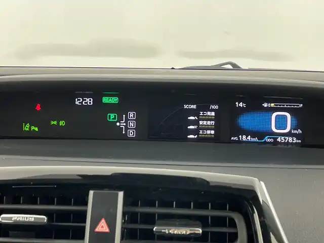 トヨタ プリウス Sセーフティプラス 愛知県 2018(平30)年 4.6万km ホワイトパールクリスタルシャイン 禁煙車/純正9インチナビ/（CD/DVD/Bluetooth/フルセグTV/SD)/バックカメラ/トヨタセーフティセンス/・パーキングアシスト/・レーダークルーズコントロール/・プリクラッシュセーフティ/・リアトラフィックモニター/・レーンディパーチャーアラート/・オートマチックハイビー・/・リアランスソナー/ETC2.0/ドライブレコーダー/純正アルミホイール/純正LEDヘッドライト/フロントフォグランプ/オートライト/スマートキー/プッシュスタート/電動格納ミラー/オートエアコン/フロアマット