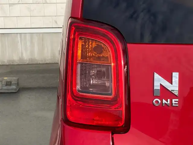 ホンダ Ｎ ＯＮＥ プレミアム Lパッケージ 静岡県 2013(平25)年 8.3万km ミラノレッド ツートンカラースタイル/純正メモリーナビ(VXM-122VFi)/　AM FM CD DVD Bluetooth SD/ETC/HIDオートヘッドライト/革巻きステアリング/ステアリングスイッチ/アイドリングストップ/スマートキー＆プッシュスタート/フロントフォグランプ/フルセグTV/バックモニター/純正14インチアルミホイール