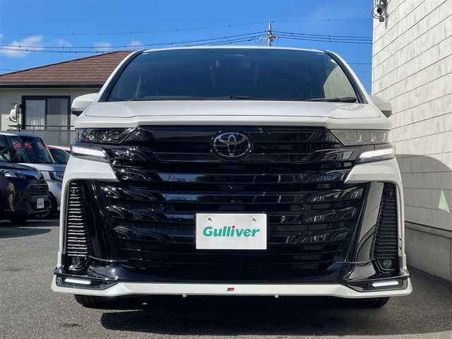トヨタ ヴェルファイア ハイブリット Z プレミア 埼玉県 2023(令5)年 2.6万km プラチナホワイトパールマイカ ワンオーナー/AIS検査済み/GRフルエアロ/純正ナビゲーション/・フルセグテレビ/・AppleCarPlay/・AndroidAuto/・BT/トヨタチームメイト/セーフティセンス（予防安全パッケージ）/レーダークルーズコントロール/レーンキープ/ブラインドスポットモニター/パーキングブレーキサポート/オートパーキング/ヘッドアップディスプレー/オートマチックハイビーム/パノラミックビューカメラ/パノラマルーフ/デジタルインナーミラー/前後ドライブレコーダー/1、2列目快適温熱シート/運転席&助手席パワーシート/2列目エグゼクティブパワーシート/ハンドルヒーター/置くだけ充電/両側パワースライドドア/パワーバックドア/LEDフロントフォグランプ/100V電源