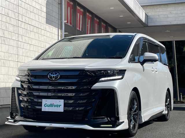 トヨタ ヴェルファイア ハイブリット Z プレミア 埼玉県 2023(令5)年 2.6万km プラチナホワイトパールマイカ ワンオーナー/AIS検査済み/GRフルエアロ/純正ナビゲーション/・フルセグテレビ/・AppleCarPlay/・AndroidAuto/・BT/トヨタチームメイト/セーフティセンス（予防安全パッケージ）/レーダークルーズコントロール/レーンキープ/ブラインドスポットモニター/パーキングブレーキサポート/オートパーキング/ヘッドアップディスプレー/オートマチックハイビーム/パノラミックビューカメラ/パノラマルーフ/デジタルインナーミラー/前後ドライブレコーダー/1、2列目快適温熱シート/運転席&助手席パワーシート/2列目エグゼクティブパワーシート/ハンドルヒーター/置くだけ充電/両側パワースライドドア/パワーバックドア/LEDフロントフォグランプ/100V電源