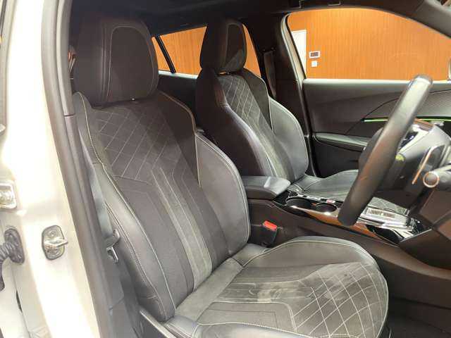 プジョー プジョー ２００８ GT ブルー HDi 千葉県 2022(令4)年 3.8万km ネイクルホワイト ＡＣＣ　/パノラマＳＲ　/ＣａｒＰｌａｙ　/Ｂカメラ　/半革シート　/シートヒーター　/ＬＥＤヘッドライト　/プッシュスタート　/パドルシフト　/衝突軽減Ｂ　/ＢＢＳＭ　/ＬＫＡ　/前後ドラレコ　/ＥＴＣ