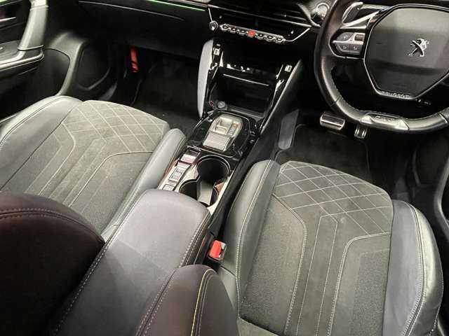 プジョー プジョー ２００８ GT ブルー HDi 千葉県 2022(令4)年 3.8万km ネイクルホワイト ＡＣＣ　/パノラマＳＲ　/ＣａｒＰｌａｙ　/Ｂカメラ　/半革シート　/シートヒーター　/ＬＥＤヘッドライト　/プッシュスタート　/パドルシフト　/衝突軽減Ｂ　/ＢＢＳＭ　/ＬＫＡ　/前後ドラレコ　/ＥＴＣ