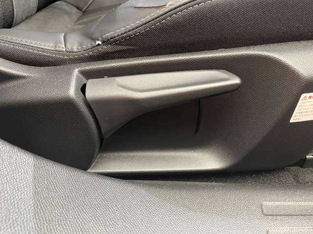 プジョー プジョー ２００８ GT ブルー HDi 千葉県 2022(令4)年 3.8万km ネイクルホワイト ＡＣＣ　/パノラマＳＲ　/ＣａｒＰｌａｙ　/Ｂカメラ　/半革シート　/シートヒーター　/ＬＥＤヘッドライト　/プッシュスタート　/パドルシフト　/衝突軽減Ｂ　/ＢＢＳＭ　/ＬＫＡ　/前後ドラレコ　/ＥＴＣ