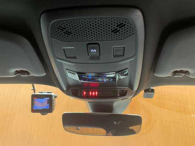 プジョー プジョー ２００８ GT ブルー HDi 千葉県 2022(令4)年 3.8万km ネイクルホワイト ＡＣＣ　/パノラマＳＲ　/ＣａｒＰｌａｙ　/Ｂカメラ　/半革シート　/シートヒーター　/ＬＥＤヘッドライト　/プッシュスタート　/パドルシフト　/衝突軽減Ｂ　/ＢＢＳＭ　/ＬＫＡ　/前後ドラレコ　/ＥＴＣ