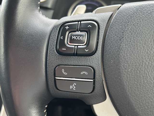 レクサス ＮＸ 300h バージョンL 鹿児島県 2017(平29)年 7.9万km グラファイトブラックガラスフレーク 純正ナビ/バックカメラ/フルセグテレビ/Bluetooth/サンルーフ/レーダークルーズコントロール/クリアランスソナー/ETC2.0/前後ドライブレコーダー/ブラインドスポットモニター/シートヒーター/ステアリングヒーター/パワーウィンドウ/パワーステアリング/純正フロアマット/純正19インチアルミホイール/取扱説明書/保証書/スペアキー×１