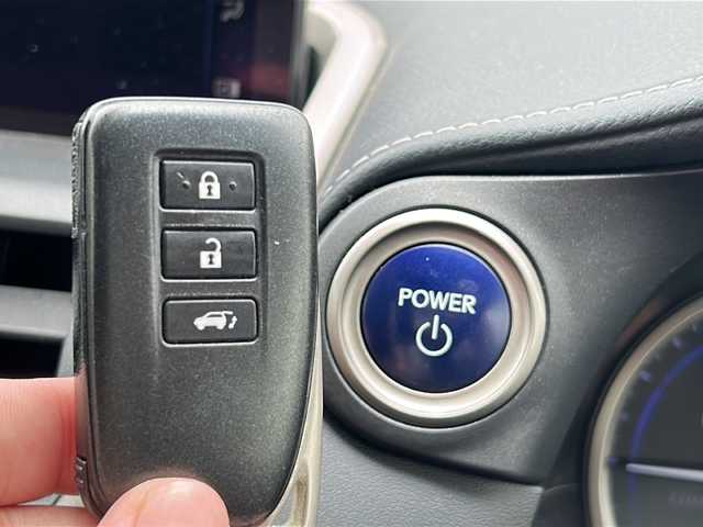 レクサス ＮＸ 300h バージョンL 鹿児島県 2017(平29)年 7.9万km グラファイトブラックガラスフレーク 純正ナビ/バックカメラ/フルセグテレビ/Bluetooth/サンルーフ/レーダークルーズコントロール/クリアランスソナー/ETC2.0/前後ドライブレコーダー/ブラインドスポットモニター/シートヒーター/ステアリングヒーター/パワーウィンドウ/パワーステアリング/純正フロアマット/純正19インチアルミホイール/取扱説明書/保証書/スペアキー×１