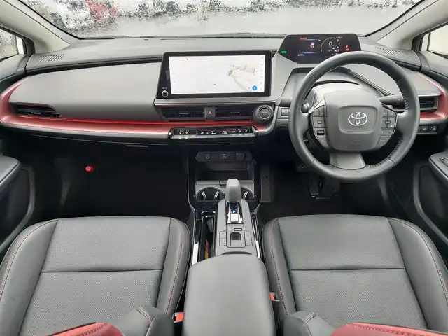 トヨタ プリウス Z 東京都 2025(令7)年 0.5万km プラチナホワイトパールマイカ Toyota Safety Sense/・プリクラッシュセーフティ/・レーントレーシングアシスト/・オートマチックハイビーム/・レーダークルーズコントロール/・クリアランスソナー/・ブラインドスポットモニター/・パノラミックビューモニター/アドバンスドパーク/プッシュスタート/純正ナビ/フルセグTV/ETC2.0/ワイヤレス充電器/100V電源/運転席メモリー機能付きパワーシート/パワーバックドア/シートヒーター/ベンチレーション/ステアリングヒーター/LEDヘッドライト/19インチ純正アルミホイール/スマートキー