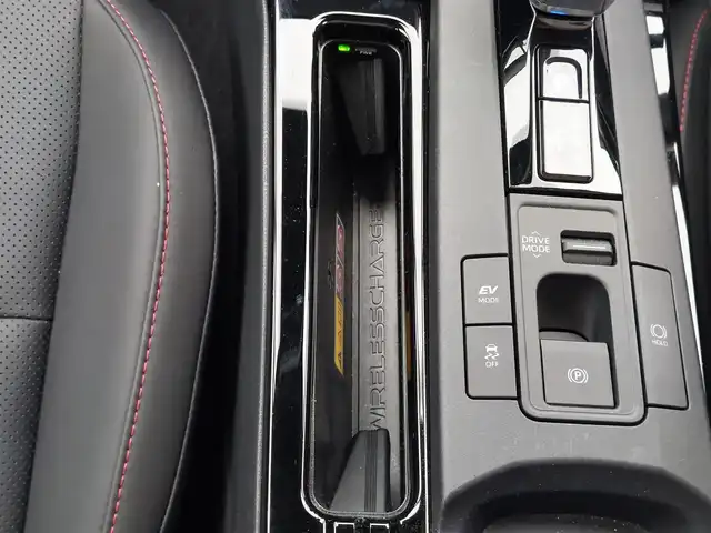 トヨタ プリウス Z 東京都 2025(令7)年 0.5万km プラチナホワイトパールマイカ Toyota Safety Sense/・プリクラッシュセーフティ/・レーントレーシングアシスト/・オートマチックハイビーム/・レーダークルーズコントロール/・クリアランスソナー/・ブラインドスポットモニター/・パノラミックビューモニター/アドバンスドパーク/プッシュスタート/純正ナビ/フルセグTV/ETC2.0/ワイヤレス充電器/100V電源/運転席メモリー機能付きパワーシート/パワーバックドア/シートヒーター/ベンチレーション/ステアリングヒーター/LEDヘッドライト/19インチ純正アルミホイール/スマートキー