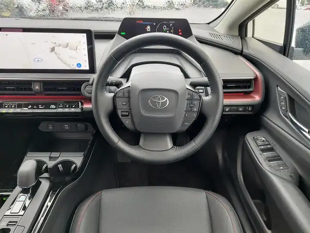 トヨタ プリウス Z 東京都 2025(令7)年 0.5万km プラチナホワイトパールマイカ Toyota Safety Sense/・プリクラッシュセーフティ/・レーントレーシングアシスト/・オートマチックハイビーム/・レーダークルーズコントロール/・クリアランスソナー/・ブラインドスポットモニター/・パノラミックビューモニター/アドバンスドパーク/プッシュスタート/純正ナビ/フルセグTV/ETC2.0/ワイヤレス充電器/100V電源/運転席メモリー機能付きパワーシート/パワーバックドア/シートヒーター/ベンチレーション/ステアリングヒーター/LEDヘッドライト/19インチ純正アルミホイール/スマートキー