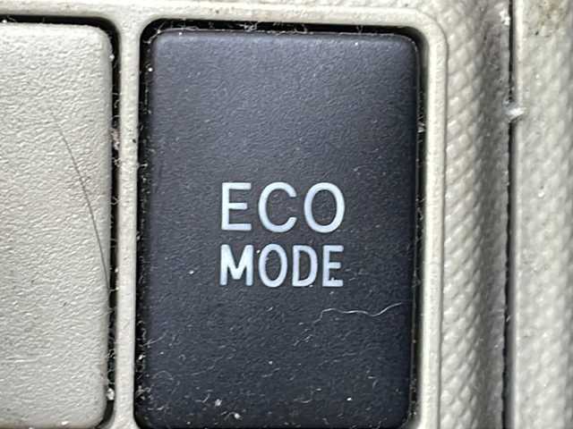 トヨタ アクア S 茨城県 2012(平24)年 12.2万km ライムホワイトパールクリスタルシャイン 社外ナビ/【TV・CD・DVD・AM・FM・BT・USB・SD・AUX】/ETC/Bカメラ/オートライト/LEDライト/ヘッドライトレベライザー/オートエアコン/純正フロアマット/純正ホイールカバー/電格ミラー/ウインカーミラー/プッシュスタート/スマートキー