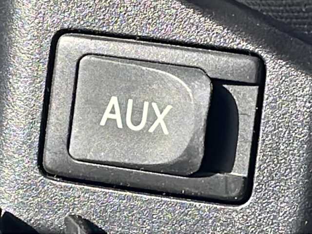 トヨタ アクア S 茨城県 2012(平24)年 12.2万km ライムホワイトパールクリスタルシャイン 社外ナビ/【TV・CD・DVD・AM・FM・BT・USB・SD・AUX】/ETC/Bカメラ/オートライト/LEDライト/ヘッドライトレベライザー/オートエアコン/純正フロアマット/純正ホイールカバー/電格ミラー/ウインカーミラー/プッシュスタート/スマートキー