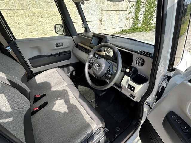 ホンダ Ｎ ＢＯＸ 長崎県 2024(令6)年 2.8万km プラチナホワイトパール ワンオーナー/衝突軽減システム/レーンアシスト/レーダークルーズ/両側パワースライドドア/オートライト/前後ソナー/スマートキー/プッシュスタート