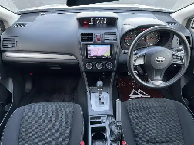 スバル インプレッサ ＸＶ 2．0i－L アイサイト 長野県 2013(平25)年 8.1万km サテンホワイトパール ４WDワンオーナー/inno製ルーフボックス/inno製ベースキャリア/冬タイヤ・社外アルミホイール装着/積込純正ホイール・夏タイヤ/アイサイト/カロッツェリアナビ　/フルセグTV・Bluetooth・DVD/バックカメラ/ETC/デジタルインナーミラー型ドラレコ/追従機能付クルーズコントロール/運転席パワーシート/パドルシフト/車線逸脱防止警報機能/アイドリングストップ/スマートキー/プッシュスタート/スペアキー/保証書/取扱説明書