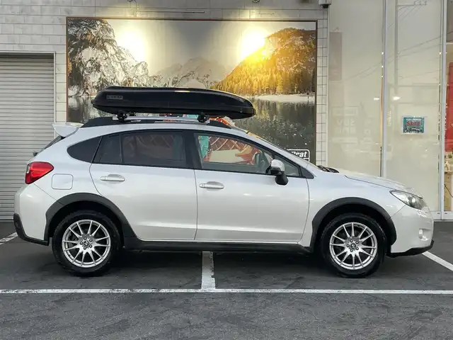 スバル インプレッサ ＸＶ 2．0i－L アイサイト 長野県 2013(平25)年 8.1万km サテンホワイトパール ４WDワンオーナー/inno製ルーフボックス/inno製ベースキャリア/冬タイヤ・社外アルミホイール装着/積込純正ホイール・夏タイヤ/アイサイト/カロッツェリアナビ　/フルセグTV・Bluetooth・DVD/バックカメラ/ETC/デジタルインナーミラー型ドラレコ/追従機能付クルーズコントロール/運転席パワーシート/パドルシフト/車線逸脱防止警報機能/アイドリングストップ/スマートキー/プッシュスタート/スペアキー/保証書/取扱説明書