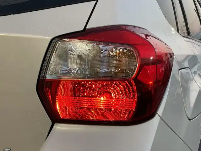 スバル インプレッサ ＸＶ 2．0i－L アイサイト 長野県 2013(平25)年 8.1万km サテンホワイトパール ４WDワンオーナー/inno製ルーフボックス/inno製ベースキャリア/冬タイヤ・社外アルミホイール装着/積込純正ホイール・夏タイヤ/アイサイト/カロッツェリアナビ　/フルセグTV・Bluetooth・DVD/バックカメラ/ETC/デジタルインナーミラー型ドラレコ/追従機能付クルーズコントロール/運転席パワーシート/パドルシフト/車線逸脱防止警報機能/アイドリングストップ/スマートキー/プッシュスタート/スペアキー/保証書/取扱説明書