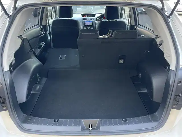 スバル インプレッサ ＸＶ 2．0i－L アイサイト 長野県 2013(平25)年 8.1万km サテンホワイトパール ４WDワンオーナー/inno製ルーフボックス/inno製ベースキャリア/冬タイヤ・社外アルミホイール装着/積込純正ホイール・夏タイヤ/アイサイト/カロッツェリアナビ　/フルセグTV・Bluetooth・DVD/バックカメラ/ETC/デジタルインナーミラー型ドラレコ/追従機能付クルーズコントロール/運転席パワーシート/パドルシフト/車線逸脱防止警報機能/アイドリングストップ/スマートキー/プッシュスタート/スペアキー/保証書/取扱説明書