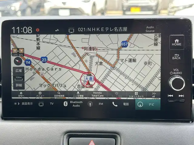 ホンダ ヴェゼル ハイブリッド e:HEV Z 三重県 2023(令5)年 1万km プラチナホワイトパール ホンダセンシング/ホンダコネクトディスプレイ/　・Bluetooth/　・Applecarplay (Bluetooth接続時)/　・フルセグＴＶ/　・USB/バックガイドカメラ/無限ドアバイザー/アダプティブクルーズコントロール/ブラインドスポットモニター/クリアランスソナー/ダウンヒルアシスト/パワーバックドア/スマートキーＸ２/プッシュスタート/LED（ヘッドライト・フォグライト）/ハーフレザーシート/Ｄ・Ｎ席シートヒーター/ステアリングヒーター/パドルシフト/オートリトラクタブルミラー/ターンミラー/ビルトインETC2.0/純正フロアマット（プレミアムタイプ）/横滑り防止機能