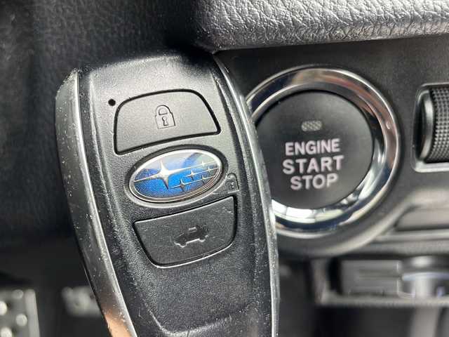 スバル フォレスター S－リミテッド 愛知県 2015(平27)年 11.4万km クリスタルブラックシリカ 衝突被害軽減ブレーキ/純正7インチSD（ナビあり）/レーダークルーズコントロール/シートヒーター/フルセグTV/CD/Bluetooth/バックカメラ/純正アルミホイール/キセノンヘッドライト/パドルシフト/オートライト/ドライブレコーダー/ETC/ステアリングスイッチ/スマートキー/プッシュスタート