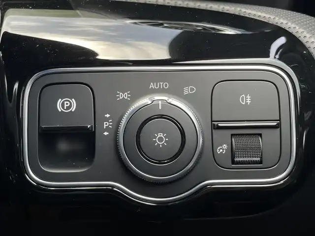メルセデス・ベンツ ＣＬＡ２００ｄ Sブレーク AMGライン 三重県 2021(令3)年 3.5万km ポーラホワイト 純正HDDナビ（フルセグTV/BT）/バックモニター/ABS/コーナーセンサー/自動駐車/クルーズコントロール（追従走行有）/純正ドライブレコーダー（前後）/ETC2.0/マルチビームLED/ブラインドスポットアシスト/メモリ機能付きパワーシート/シートヒーター/フットトランクオープナー/ACC