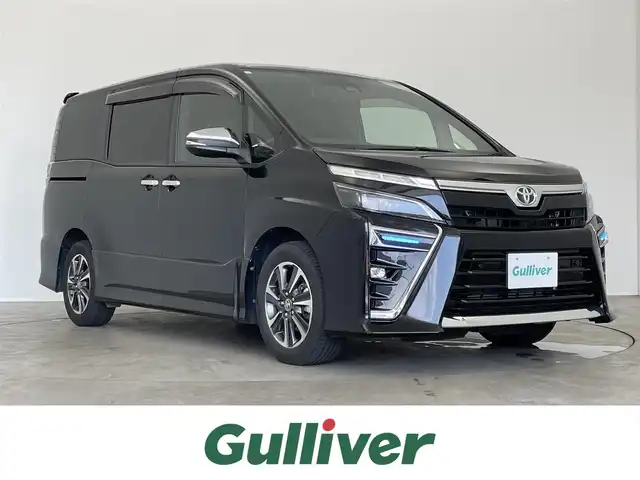 トヨタ ヴォクシー ZS 煌Ⅲ 埼玉県 2020(令2)年 4.6万km ブラック 純正10インチナビ/ CD DVD フルセグTV Bluetooth/バックカメラ/トヨタセーフティーセンス/プリクラッシュセーフティ/レーンディパーチャーアラート/クルーズコントロール/パーキングサポートブレーキ/クリアランスソナー/先行車発進お知らせ機能/両側パワースライドドア/ミラー一体型ドライブレレコーダー/LEDオートライト/オートハイビーム/シグネチャーライト/スマートキー/ETC