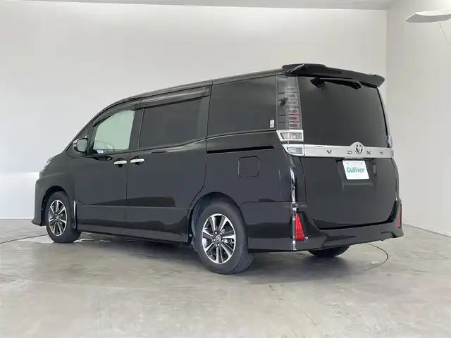 トヨタ ヴォクシー ZS 煌Ⅲ 埼玉県 2020(令2)年 4.6万km ブラック 純正10インチナビ/ CD DVD フルセグTV Bluetooth/バックカメラ/トヨタセーフティーセンス/プリクラッシュセーフティ/レーンディパーチャーアラート/クルーズコントロール/パーキングサポートブレーキ/クリアランスソナー/先行車発進お知らせ機能/両側パワースライドドア/ミラー一体型ドライブレレコーダー/LEDオートライト/オートハイビーム/シグネチャーライト/スマートキー/ETC