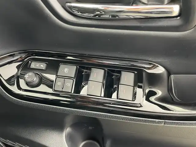 トヨタ ヴォクシー ZS 煌Ⅲ 埼玉県 2020(令2)年 4.6万km ブラック 純正10インチナビ/ CD DVD フルセグTV Bluetooth/バックカメラ/トヨタセーフティーセンス/プリクラッシュセーフティ/レーンディパーチャーアラート/クルーズコントロール/パーキングサポートブレーキ/クリアランスソナー/先行車発進お知らせ機能/両側パワースライドドア/ミラー一体型ドライブレレコーダー/LEDオートライト/オートハイビーム/シグネチャーライト/スマートキー/ETC