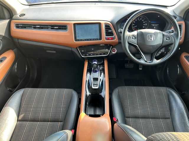 ホンダ ヴェゼル ハイブリッド Z 徳島県 2014(平26)年 12万km ホワイトオーキッドパール 純正8型SDナビ　VXM-145VFEi/(DISC/AUX/SD/iPod/USB/HDMI/BT/ラジオ/フルセグ)/バックカメラ/クルーズコントロール/純正17インチアルミホイール/ルーフレール/ハーフレザーシート/前席シートヒーター/純正フロアマット/LEDヘッドライト/ETC/ドライブレコーダー/オートライト