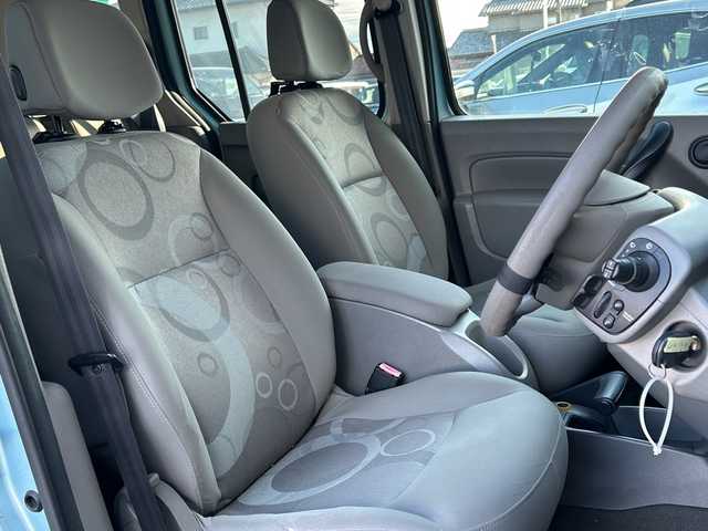 ルノー カングー 1．6 栃木県 2011(平23)年 9.6万km 青 社外ディスプレイオーディオ/・Bluetooth CD /・バックカメラ/純正オーディオ/リモコンキー/ドアバイザー/ドライブレコーダー/オートエアコン/取扱説明書