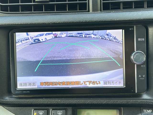 トヨタ アクア S 千葉県 2013(平25)年 12.7万km シルバーM 純正SDナビゲーション/【Bluetooth・CD・DVD・SD・DS】/バックカメラ/エンジンプッシュスタート/・スマートキー/・スペアキー/ハロゲンヘッドライト/・オートライト/前後ドライブレコーダー/ETC/ステアリングリモコン/取扱説明書