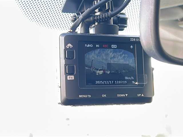 トヨタ アクア S 千葉県 2013(平25)年 12.7万km シルバーM 純正SDナビゲーション/【Bluetooth・CD・DVD・SD・DS】/バックカメラ/エンジンプッシュスタート/・スマートキー/・スペアキー/ハロゲンヘッドライト/・オートライト/前後ドライブレコーダー/ETC/ステアリングリモコン/取扱説明書