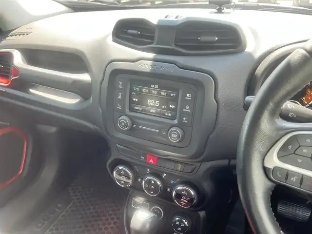 クライスラー・ジープ ジープ レネゲード トレイルホーク 島根県 2016(平28)年 6万km アンヴィルクリアコート ４ＷＤ　/バックカメラ　/ＥＴＣ　/後方コーナーセンサー　/クルーズコントロール　/レーンキープアシスト　/横滑り防止装置　/スマートキー　/プッシュスタート　/純正ＨＩＤライト　/純正１７インチアルミホイール　/純正フロアマット
