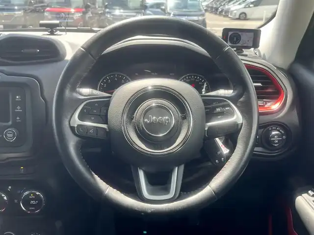 クライスラー・ジープ ジープ レネゲード トレイルホーク 島根県 2016(平28)年 6万km アンヴィルクリアコート ４ＷＤ　/バックカメラ　/ＥＴＣ　/後方コーナーセンサー　/クルーズコントロール　/レーンキープアシスト　/横滑り防止装置　/スマートキー　/プッシュスタート　/純正ＨＩＤライト　/純正１７インチアルミホイール　/純正フロアマット