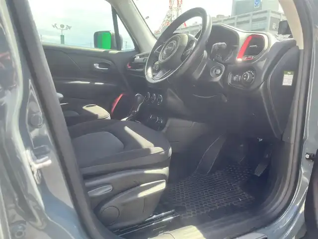 クライスラー・ジープ ジープ レネゲード トレイルホーク 島根県 2016(平28)年 6万km アンヴィルクリアコート ４ＷＤ　/バックカメラ　/ＥＴＣ　/後方コーナーセンサー　/クルーズコントロール　/レーンキープアシスト　/横滑り防止装置　/スマートキー　/プッシュスタート　/純正ＨＩＤライト　/純正１７インチアルミホイール　/純正フロアマット